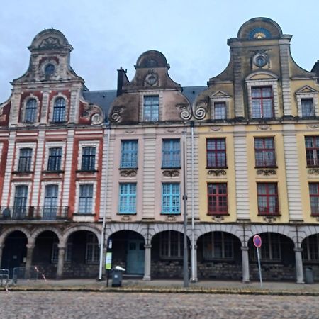 Au Coeur De La Grand Place Аррас Экстерьер фото
